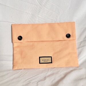 Gucci Light Peach Buttoned Clutch Makeup Bag Women's Floral Travel Bag